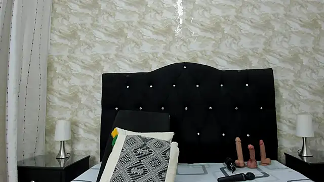 Keira Lennox online show from 10.25.25