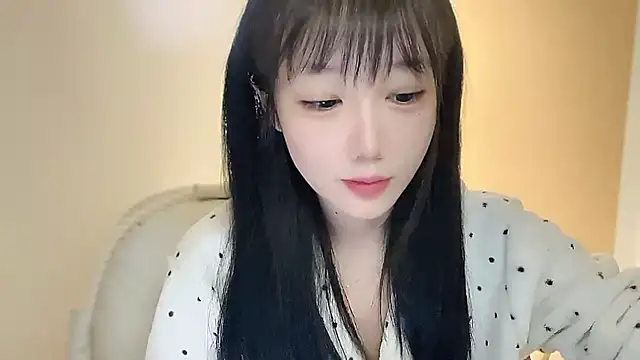 Snapshot of Villagechief chatting on 10.28.25 Villagechief online show from 10.28.25