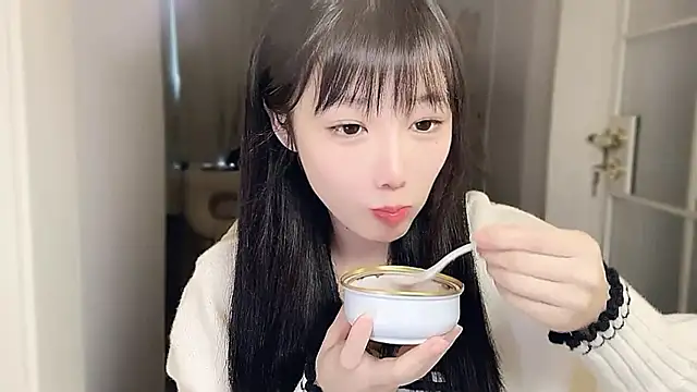 Snapshot of Villagechief chatting on 11.04.25 Villagechief online show from 11.04.25