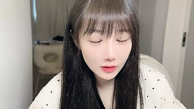 Snapshot of Villagechief chatting on 11.06.25 Villagechief online show from 11.06.25