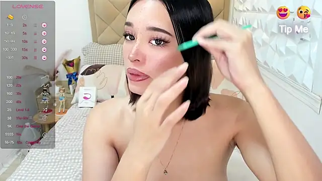 Snapshot of TsHeartXxx chatting on 07.18.26 TsHeartXxx online show from 07.18.26