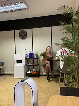 EmaSalis online show from 12.10.24