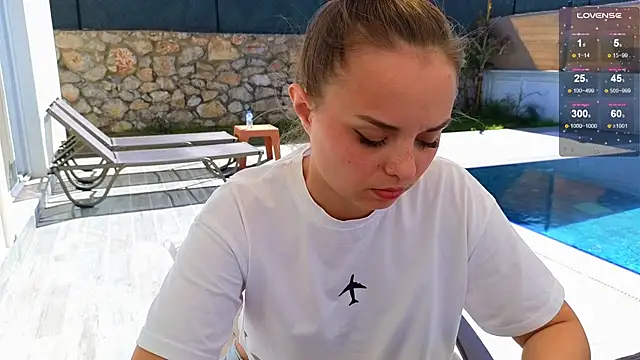 Misss Vikk online show from 03.07.25