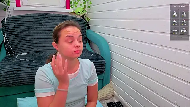 Misss Vikk online show from 11.24.25