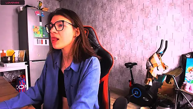 MollyLollipop online show from 03.17.25