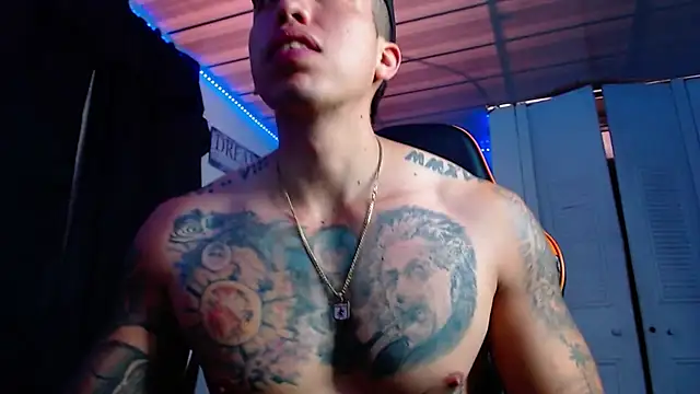 Snapshot of Adam_Hudsond chatting on 10.22.25 Adam Hudsond online show from 10.22.25