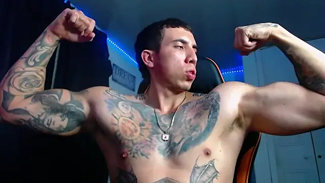 Snapshot of Adam_Hudsond chatting on 10.29.25 Adam Hudsond online show from 10.29.25