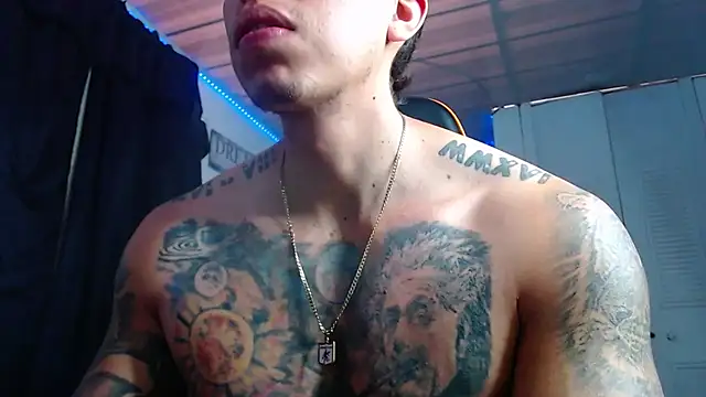 Snapshot of Adam_Hudsond chatting on 10.30.25 Adam Hudsond online show from 10.30.25