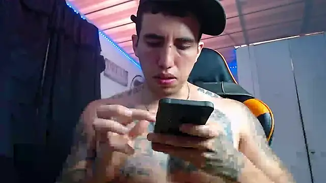 Snapshot of Adam_Hudsond chatting on 11.03.25 Adam Hudsond online show from 11.03.25