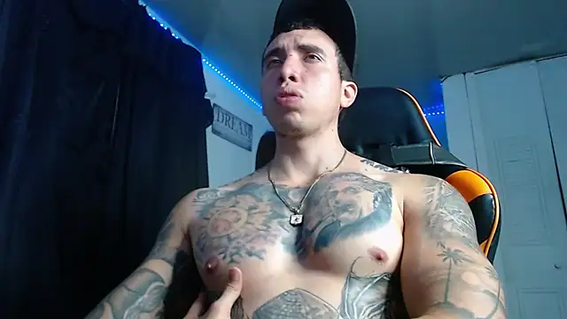 Snapshot of Adam_Hudsond chatting on 11.07.25 Adam Hudsond online show from 11.07.25