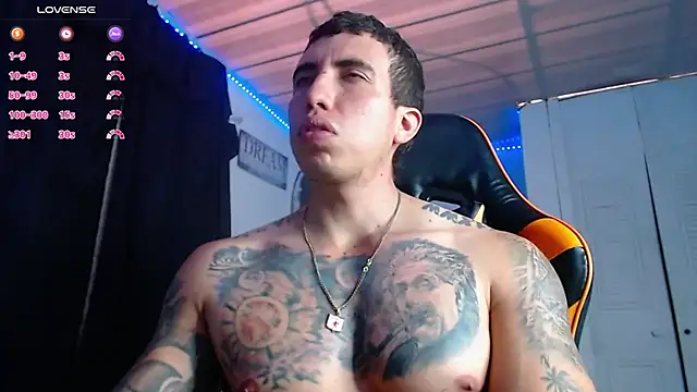 Snapshot of Adam_Hudsond chatting on 11.13.25 Adam Hudsond online show from 11.13.25