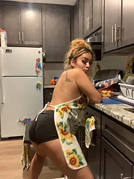 Sexxxyluna28 online show from 12.28.24