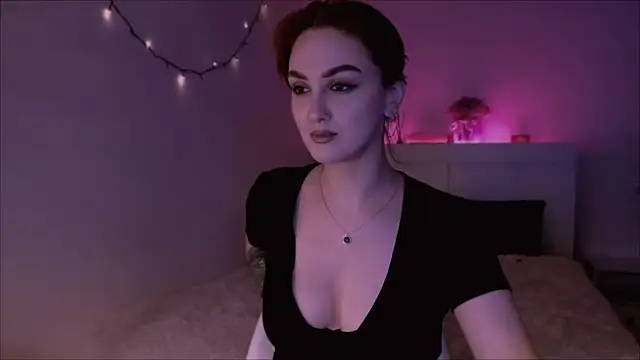 LilyFarey online show from 02.14.25