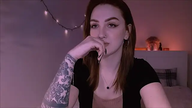 LilyFarey online show from 02.24.25