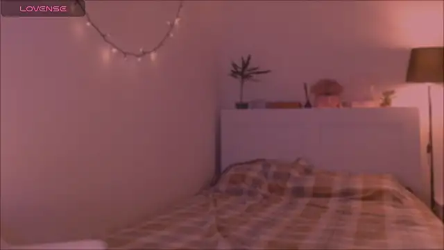 LilyFarey online show from 09.28.25