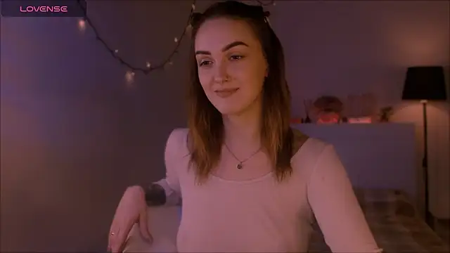 Snapshot of LilyFarey chatting on 10.02.25 LilyFarey online show from 10.02.25