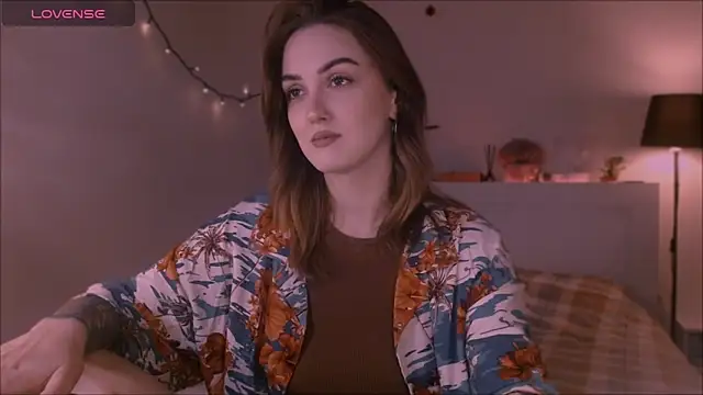 Snapshot of LilyFarey chatting on 10.10.25 LilyFarey online show from 10.10.25