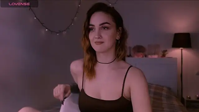 Snapshot of LilyFarey chatting on 10.21.25 LilyFarey online show from 10.21.25