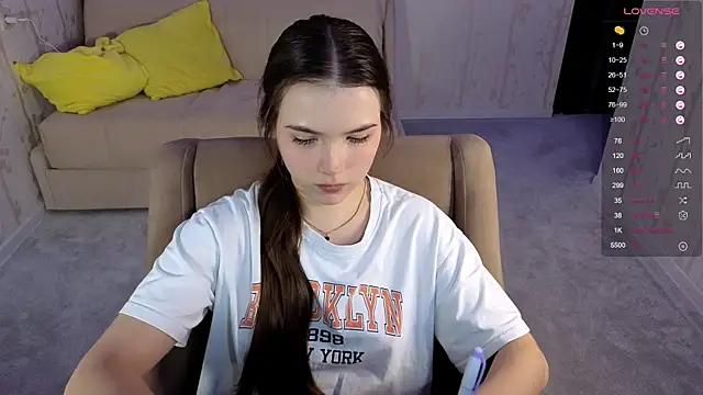 Snapshot of Eva_Davie chatting on 11.09.25 Eva Davie online show from 11.09.25