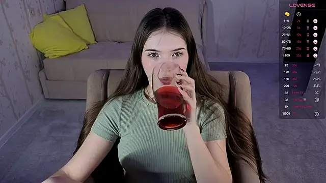 Snapshot of Eva_Davie chatting on 11.29.25 Eva Davie online show from 11.29.25