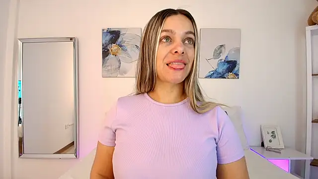 Snapshot of Isabella_Harley chatting on 04.28.26 Isabella Harley online show from 04.28.26