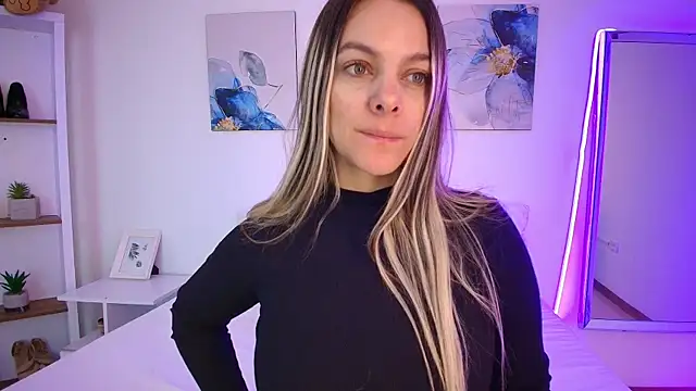 Snapshot of Isabella_Harley chatting on 07.15.26 Isabella Harley online show from 07.15.26