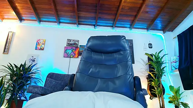 Snapshot of RyanCarter_ chatting on 09.28.25 RyanCarter online show from 09.28.25