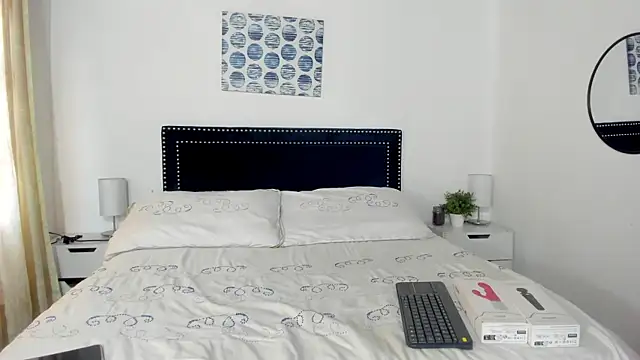 Snapshot of ZulyMichels chatting on 12.11.24 ZulyMichels online show from 12.11.24