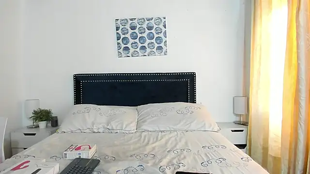 Snapshot of ZulyMichels chatting on 12.26.24 ZulyMichels online show from 12.26.24