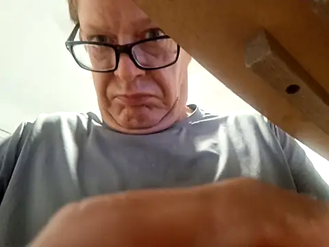 Snapshot of Razorhoof767 chatting on 10.02.25 Razorhoof767 online show from 10.02.25