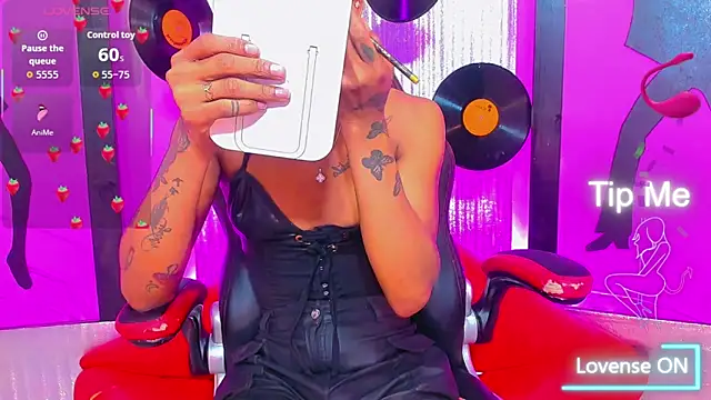 nickyminach  online show from 03.15.26