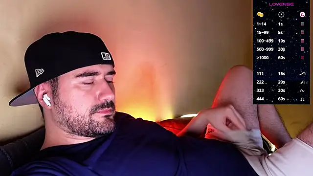 Snapshot of DominantTheo chatting on 12.09.24 DominantTheo online show from 12.09.24