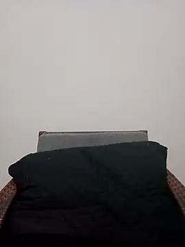 VIC22SECRET online show from 02.13.25