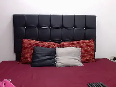 Snapshot of Violette_Adams chatting on 02.11.25 Violette Adams online show from 02.11.25