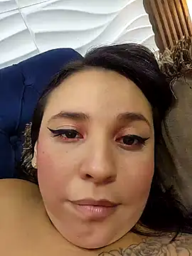 Snapshot of LizzRouse chatting on 02.13.26 LizzRouse online show from 02.13.26