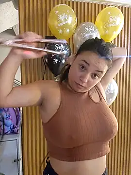 Snapshot of LizzRouse chatting on 02.16.26 LizzRouse online show from 02.16.26