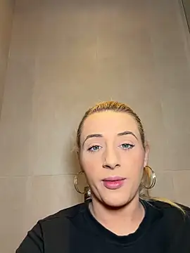 Strongqueen online show from 02.08.26