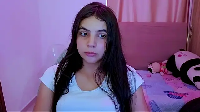 Snapshot of _elenna chatting on 06.20.26 elenna online show from 06.20.26