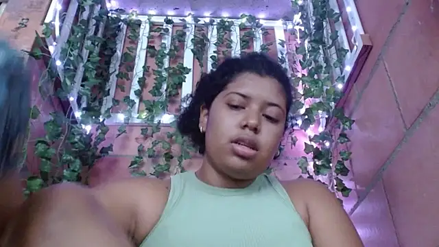 Snapshot of belindathompson chatting on 12.27.24 belindathompson online show from 12.27.24