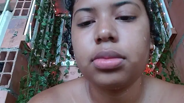 Snapshot of belindathompson chatting on 12.29.24 belindathompson online show from 12.29.24