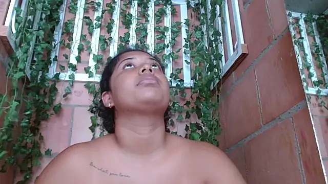 Snapshot of belindathompson chatting on 01.16.25 belindathompson online show from 01.16.25