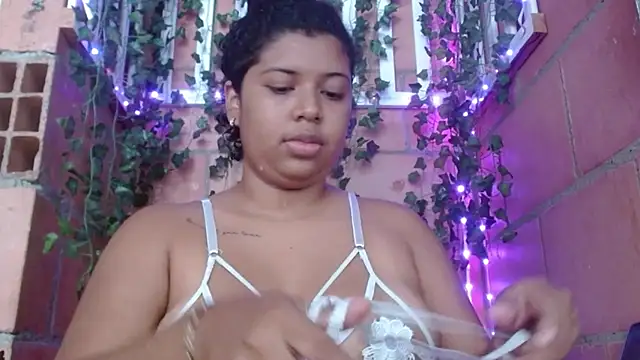 Snapshot of belindathompson chatting on 01.31.25 belindathompson online show from 01.31.25