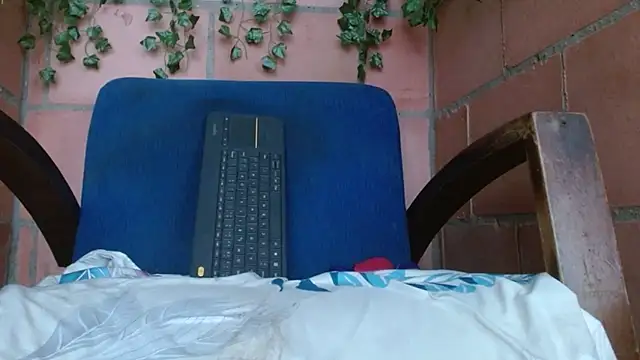 Snapshot of belindathompson chatting on 11.14.25 belindathompson online show from 11.14.25