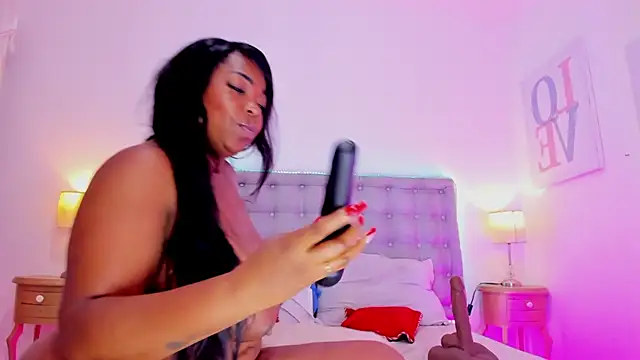 Snapshot of laqquishax chatting on 01.04.25 laqquishax online show from 01.04.25