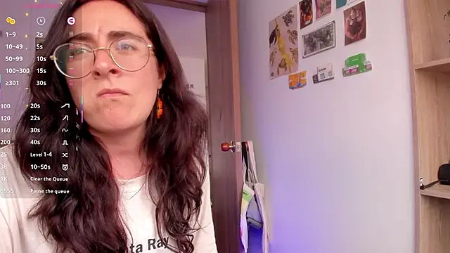 Snapshot of linda_giggle chatting on 10.17.25 linda giggle online show from 10.17.25