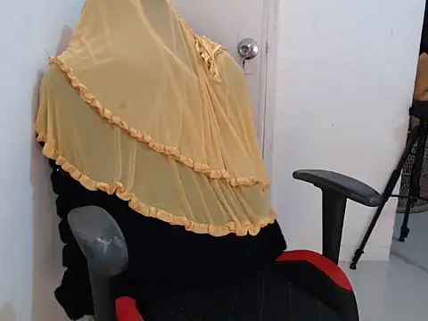 Snapshot of SweetAsian_Jojo69 chatting on 10.17.25 SweetAsian Jojo69 online show from 10.17.25