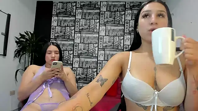 Snapshot of Isa_And_Natasha chatting on 02.28.26 Isa And Natasha online show from 02.28.26