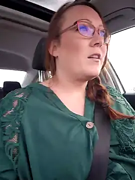 Snapshot of BBWQUEENBEEE chatting on 02.11.25 BBWQUEENBEEE online show from 02.11.25