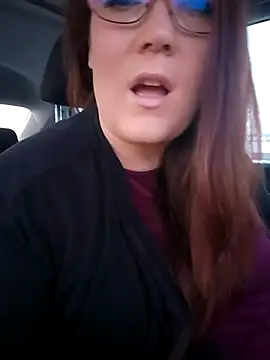 Snapshot of BBWQUEENBEEE chatting on 02.12.25 BBWQUEENBEEE online show from 02.12.25