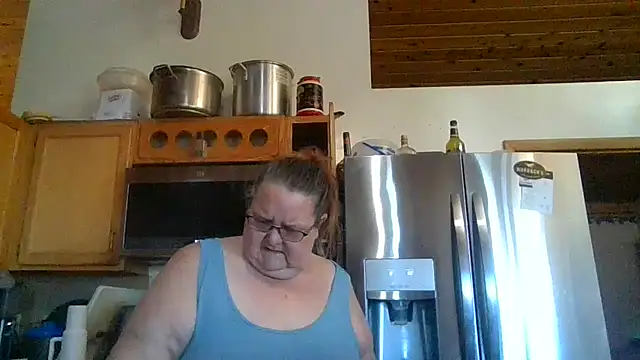 Snapshot of Hornybbw1978 chatting on 09.23.25 Hornybbw1978 online show from 09.23.25
